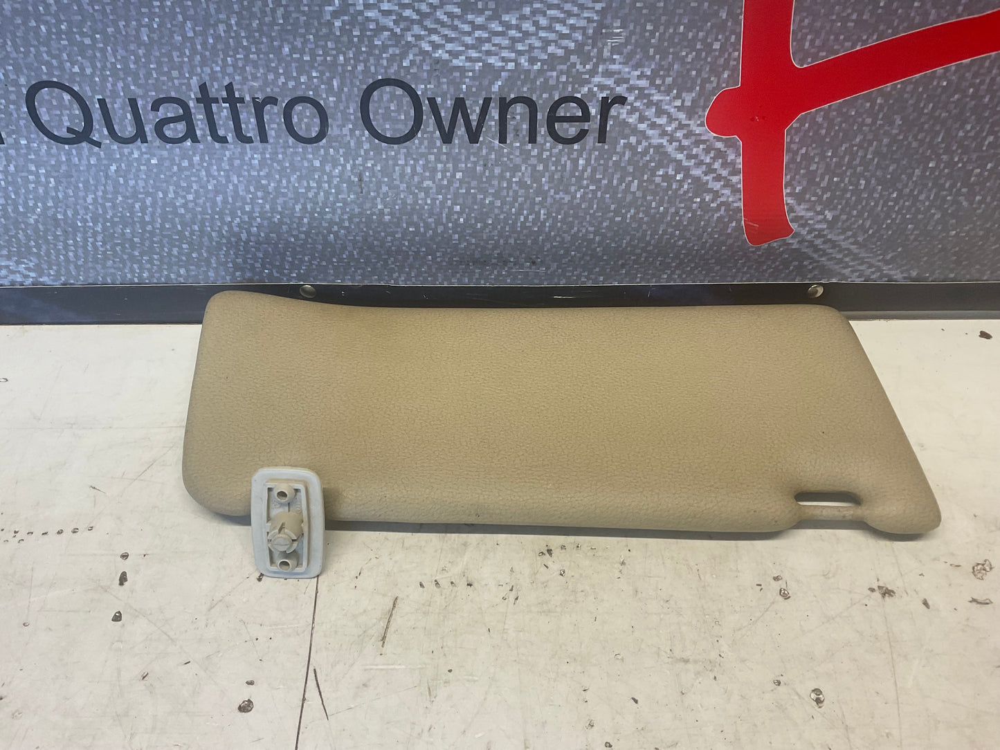 Driver Sun Visor Left  855857551  B2  Beige  URQ