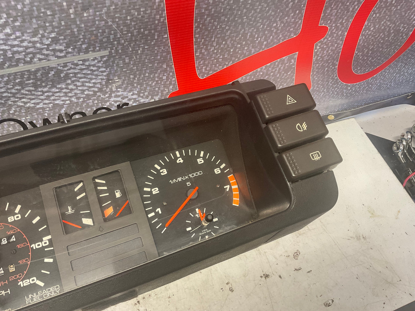Speedometer / Gauge Cluster & Switches Complete 811957033AE  B2  224K
