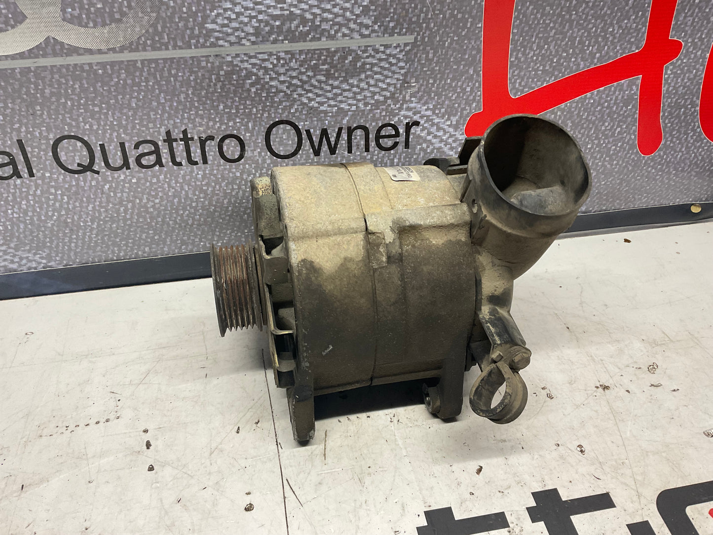 Alternator with Cover  077903015C  D1  Bosch  AL174X