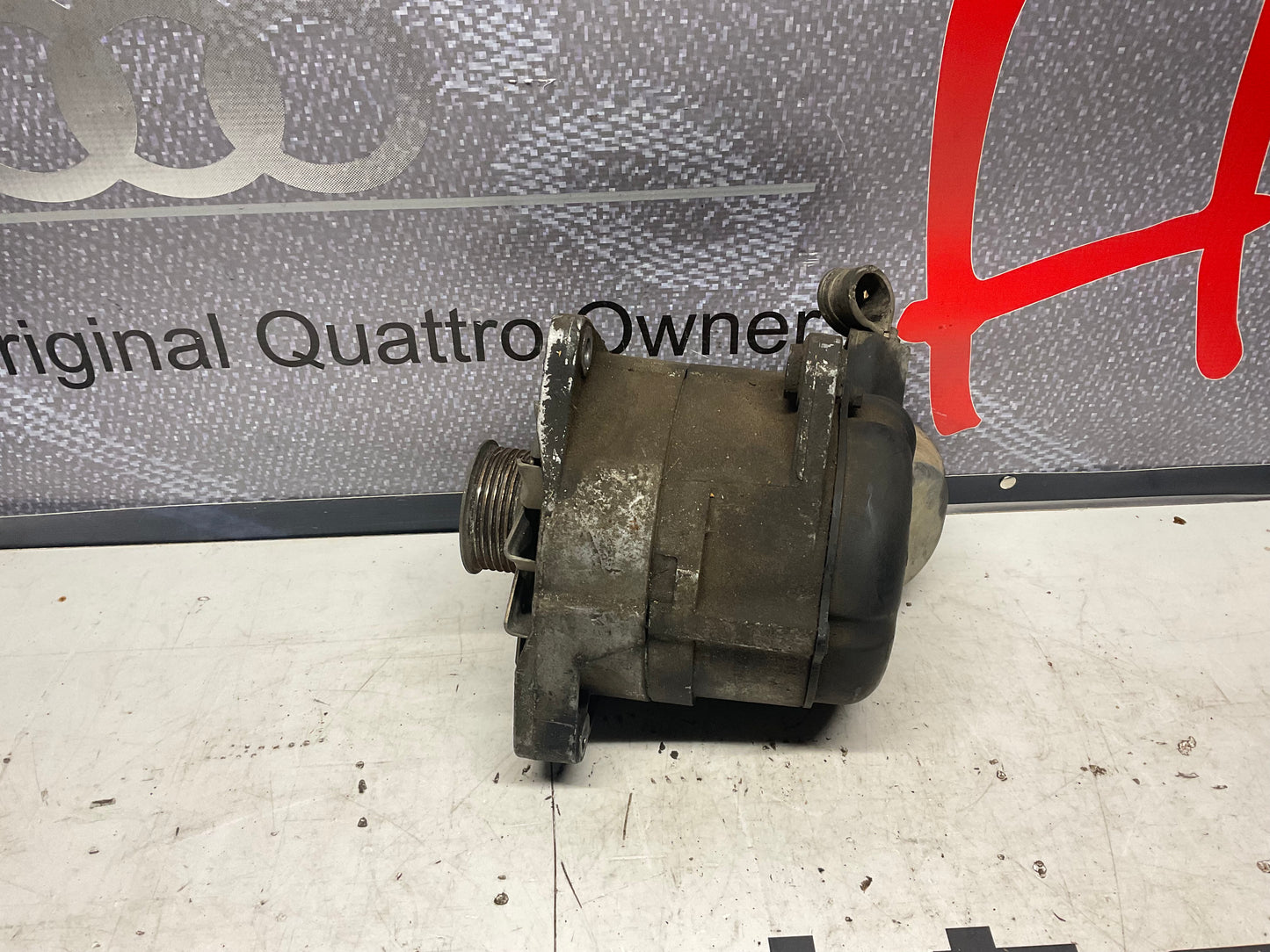 Alternator with Cover  077903015C  D1  Bosch  AL174X