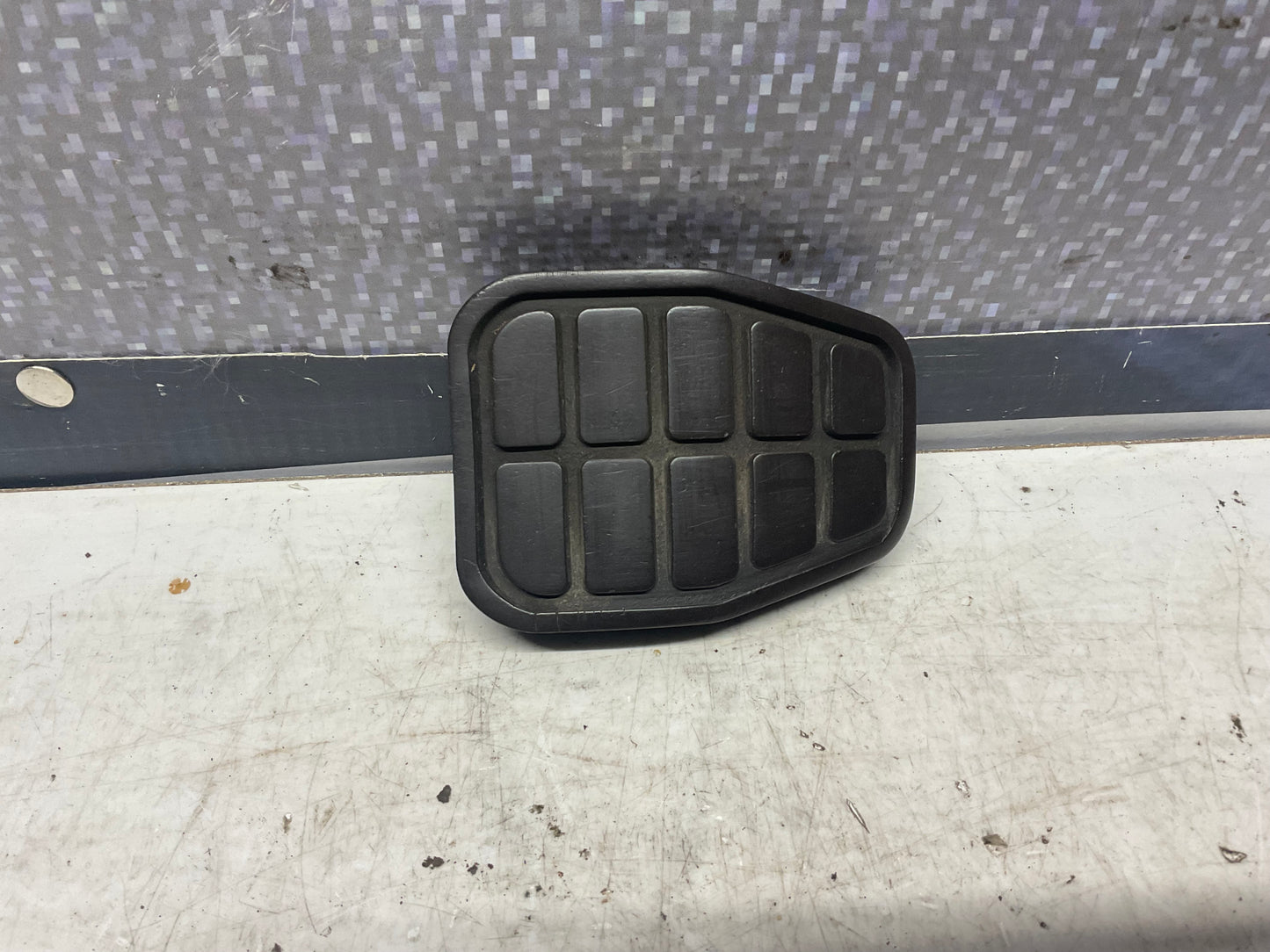 Brake/Clutch Pedal Cover 431721173  C2 C3  B2  Brown