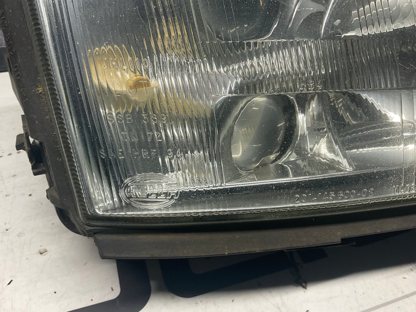 Passenger Headlight Complete Right 4A0941004AT  C4  UrS6