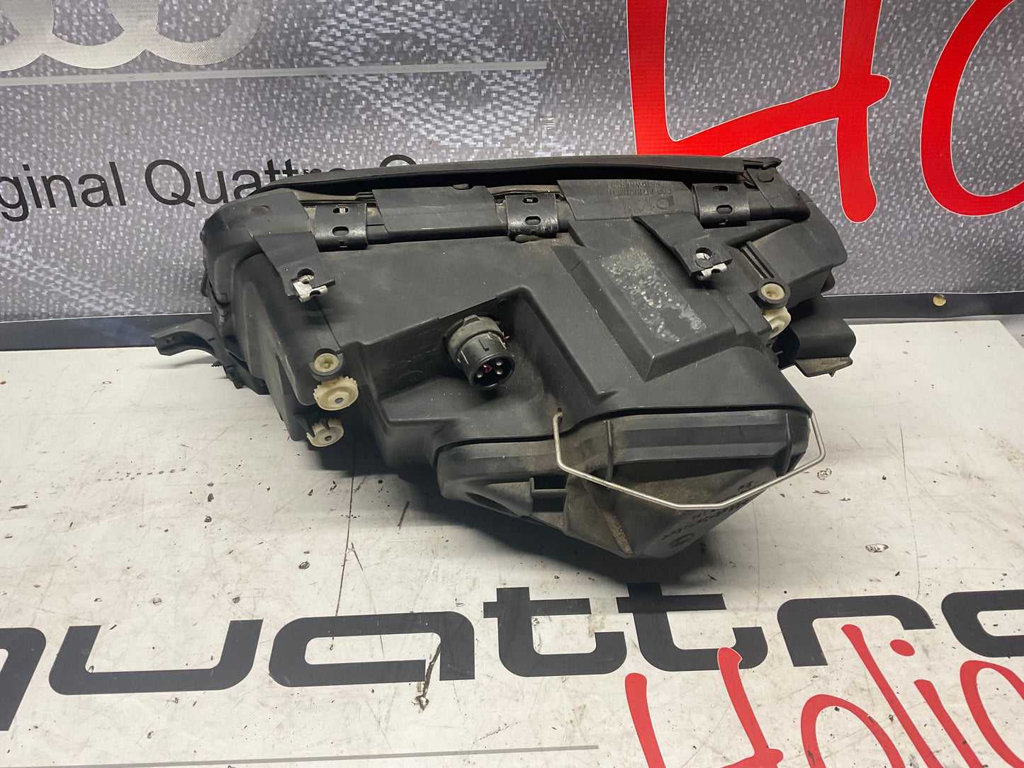 Passenger Headlight Complete Right 4A0941004AT  C4  UrS6