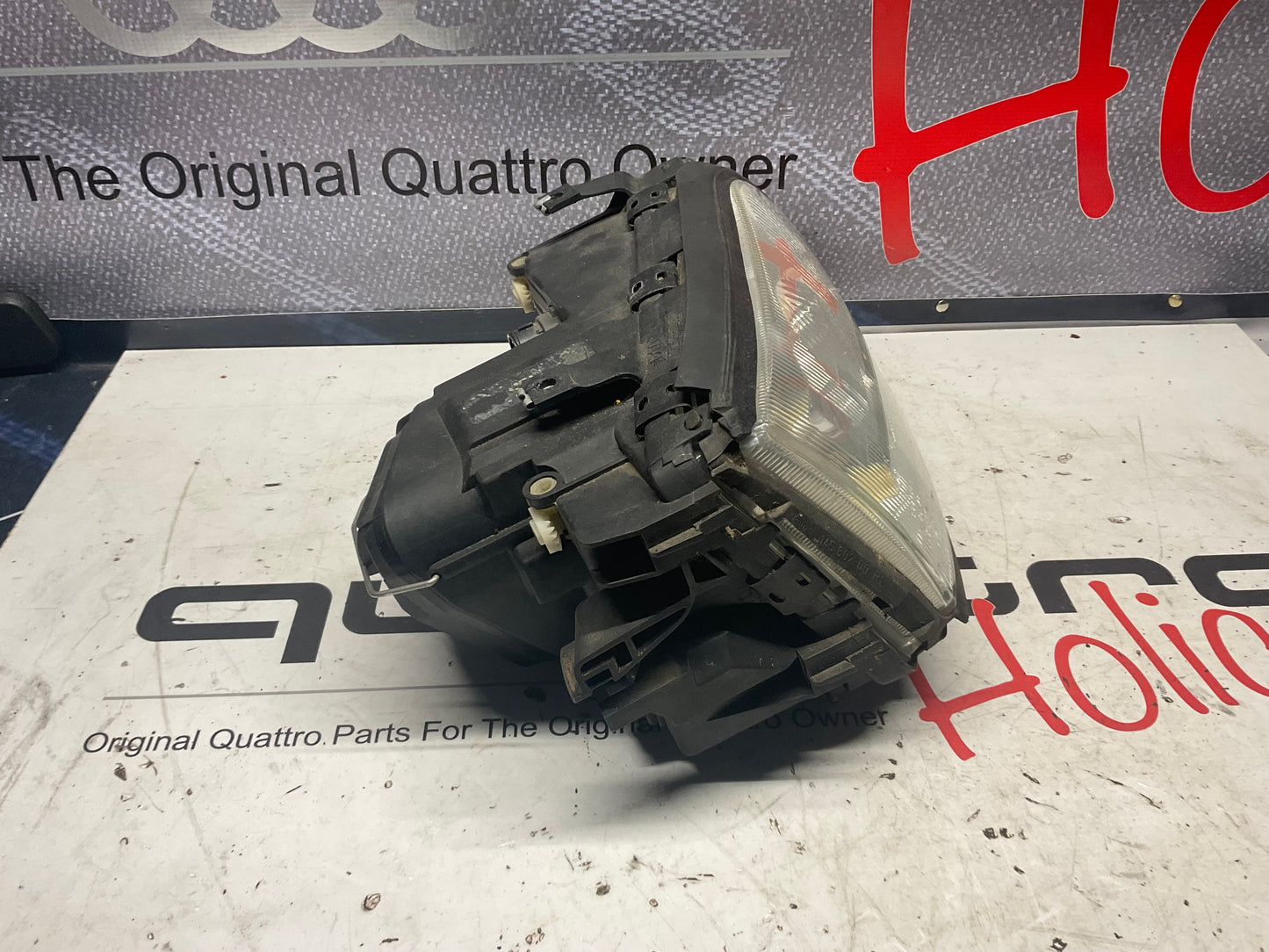 Passenger Headlight Complete Right 4A0941004AT  C4  UrS6