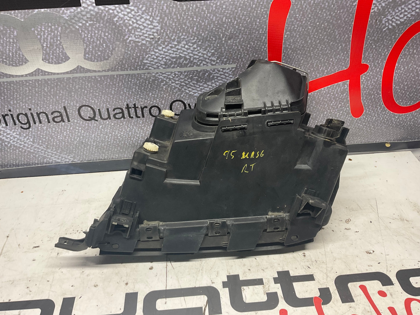 Passenger Headlight Complete Right 4A0941004AT  C4  UrS6