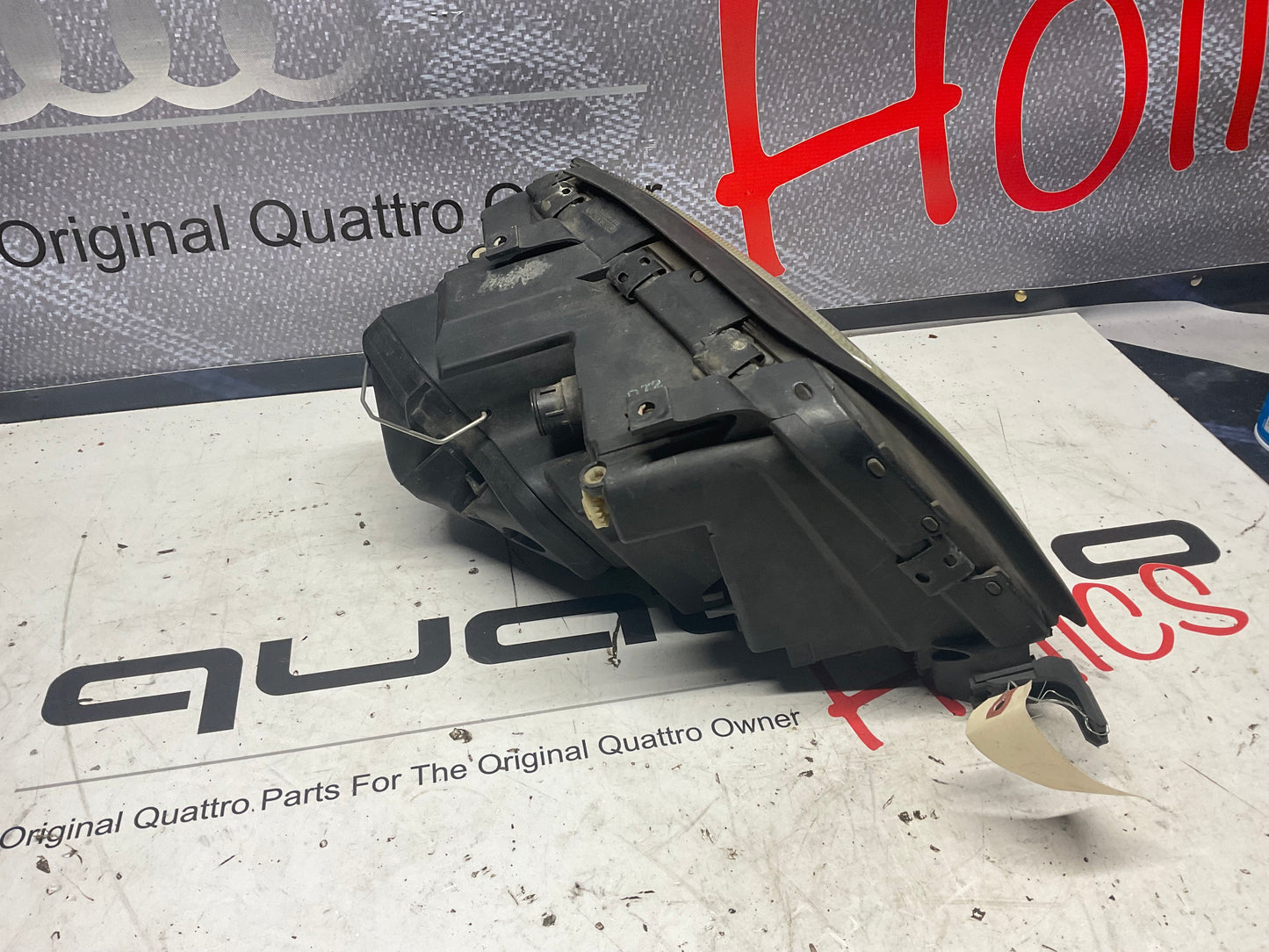 Driver Headlight Complete Left 4A0941003AT  C4  UrS6