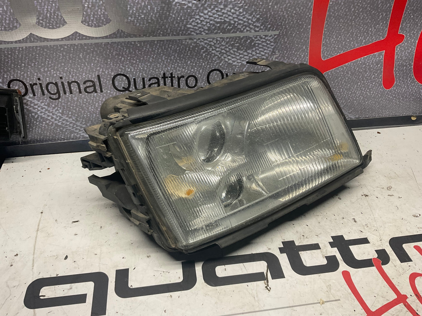 Passenger Headlight Complete Right 4A0941004M  C4  UrS4