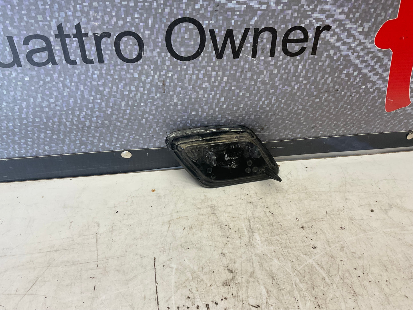 Driver Headlight Washer Cover Left  4B3955275A  C5 S6 RS6