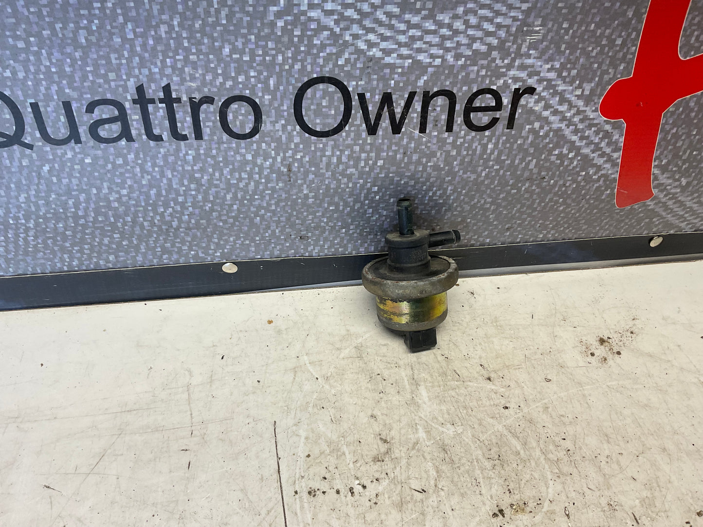 Vacuum Regulator Valve 034906283E  B2 B3 C3 C4