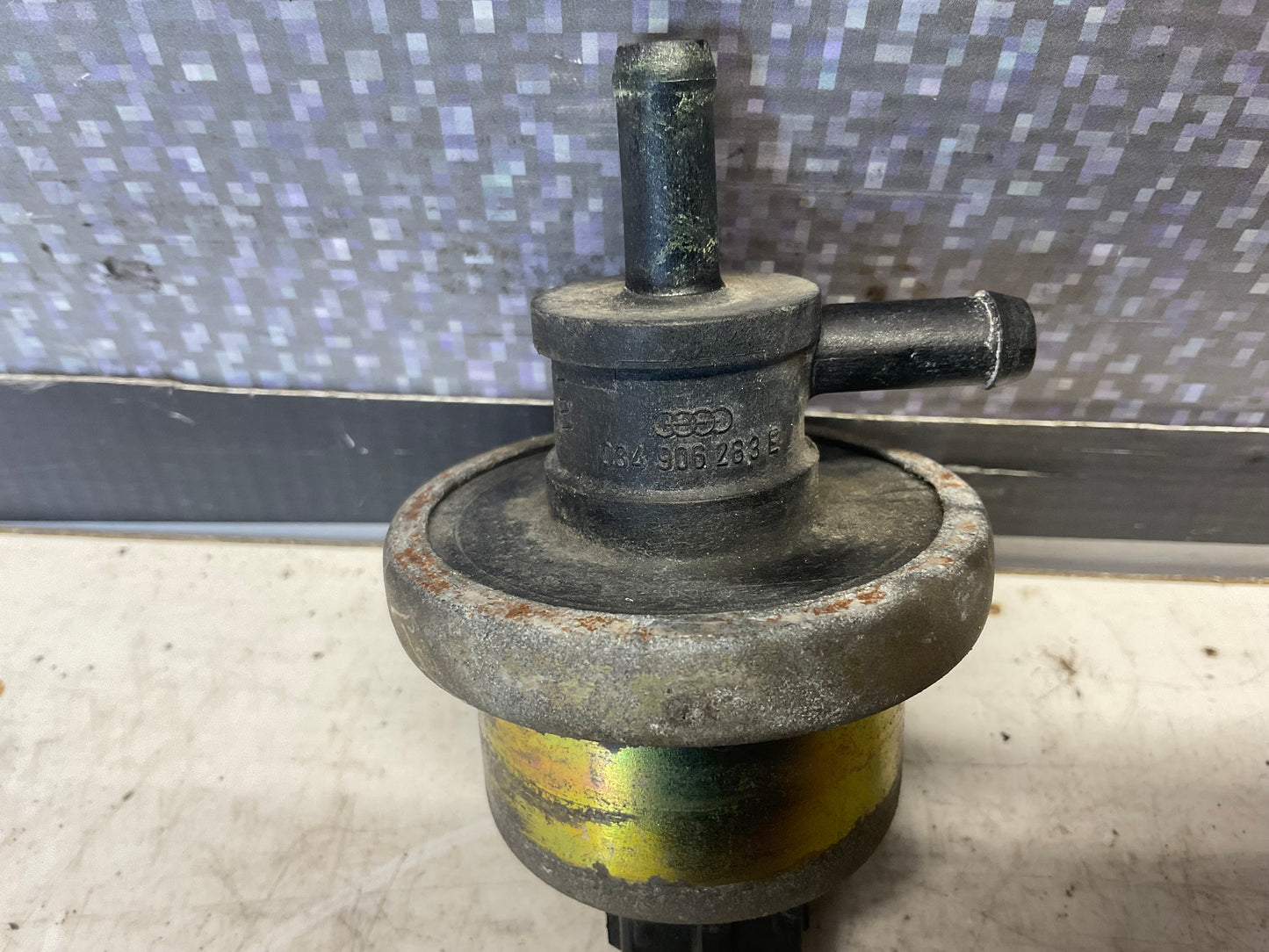 Vacuum Regulator Valve 034906283E  B2 B3 C3 C4