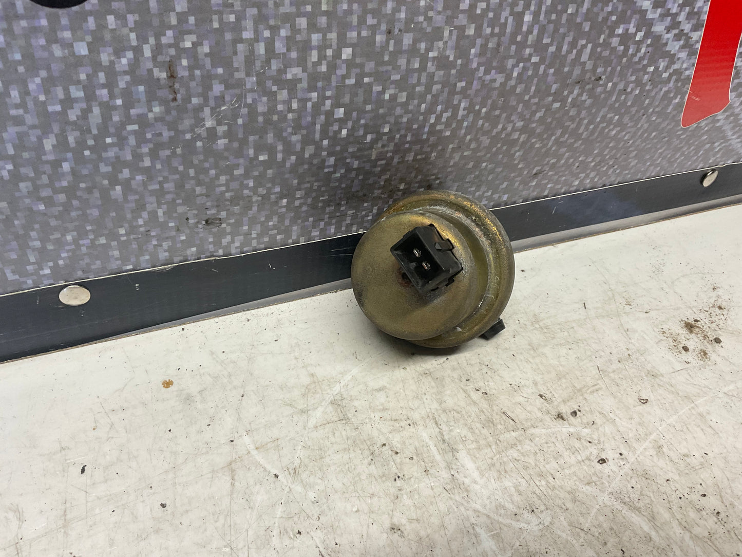 Vacuum Regulator Valve 034906283E  B2 B3 C3 C4