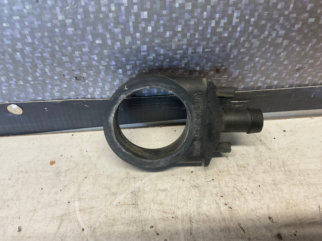 Vacuum Regulator Valve Support  034133459B  B2 B3 C3 C4