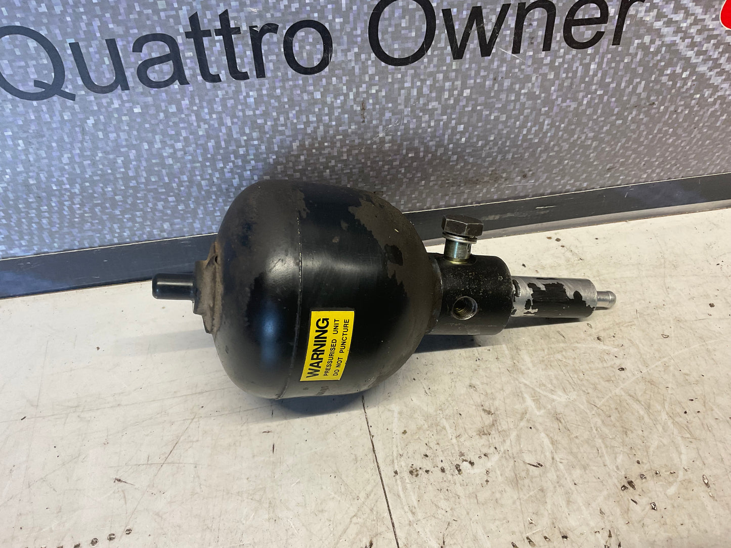 Brake Pressure Accumulator 017550000  C3 C4