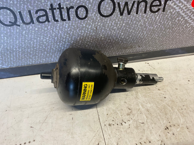 Brake Pressure Accumulator 017550000  C3 C4