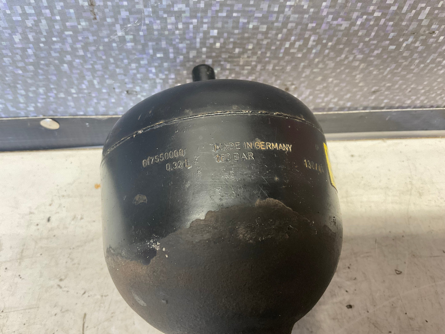 Brake Pressure Accumulator 017550000  C3 C4