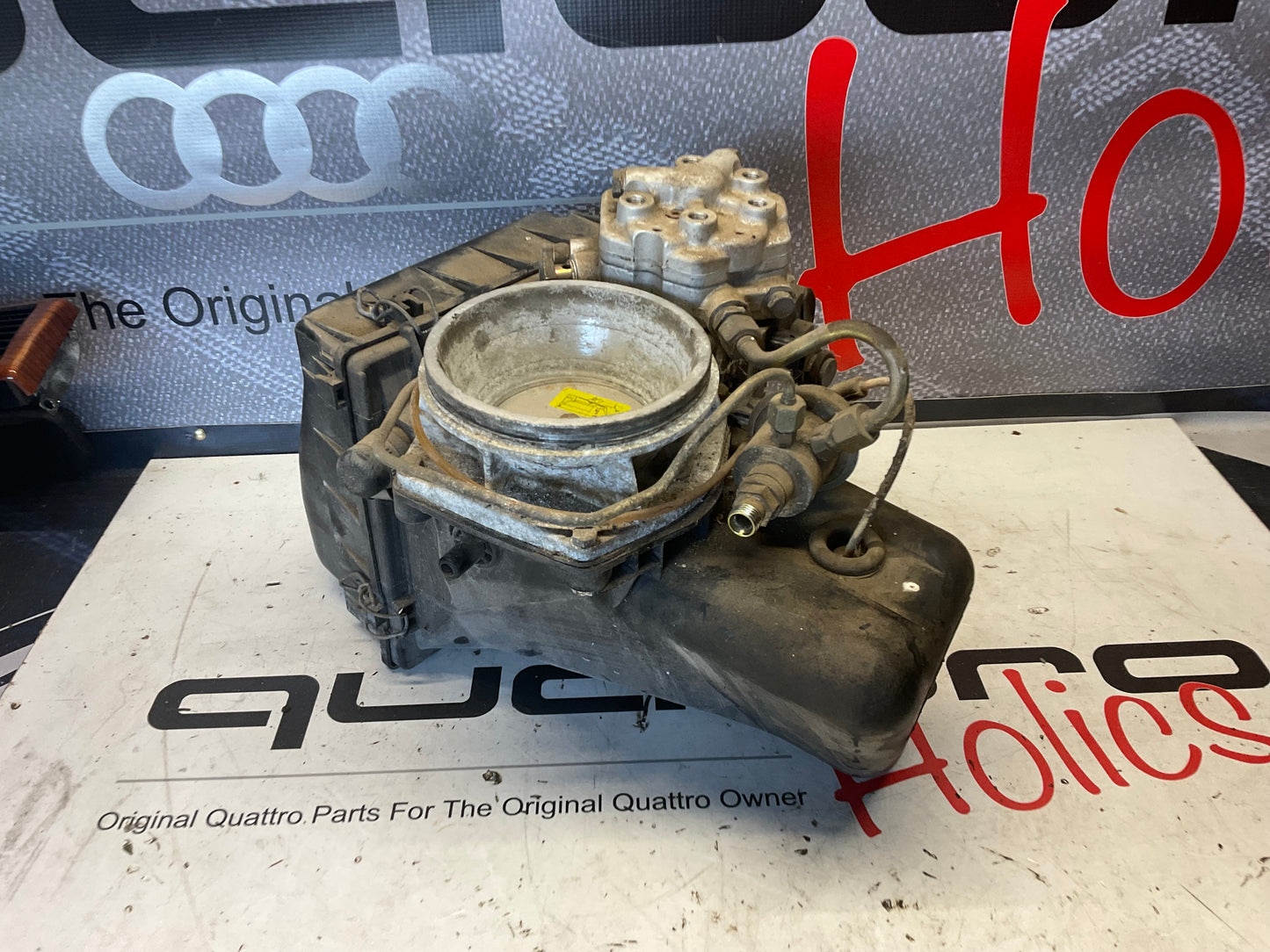 Fuel Distributor & Air Box 034133353C  C3  C4