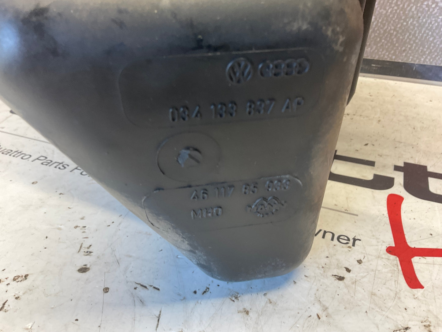 Fuel Distributor & Air Box 034133353C  C3  C4