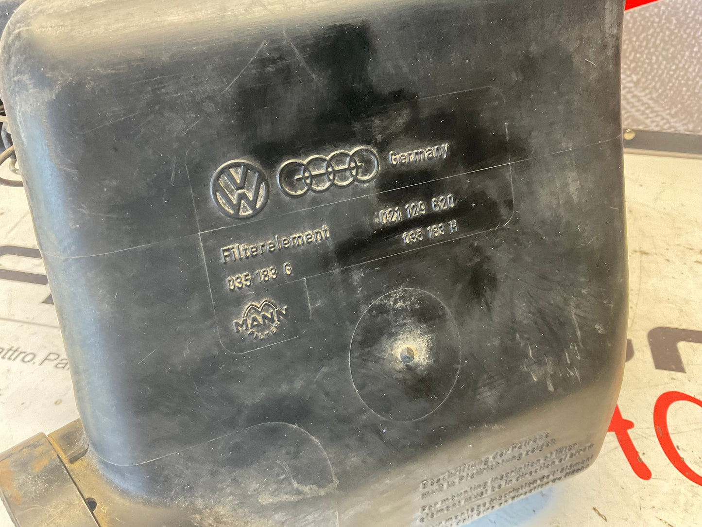 Fuel Distributor & Air Box 034133353C  C3  C4