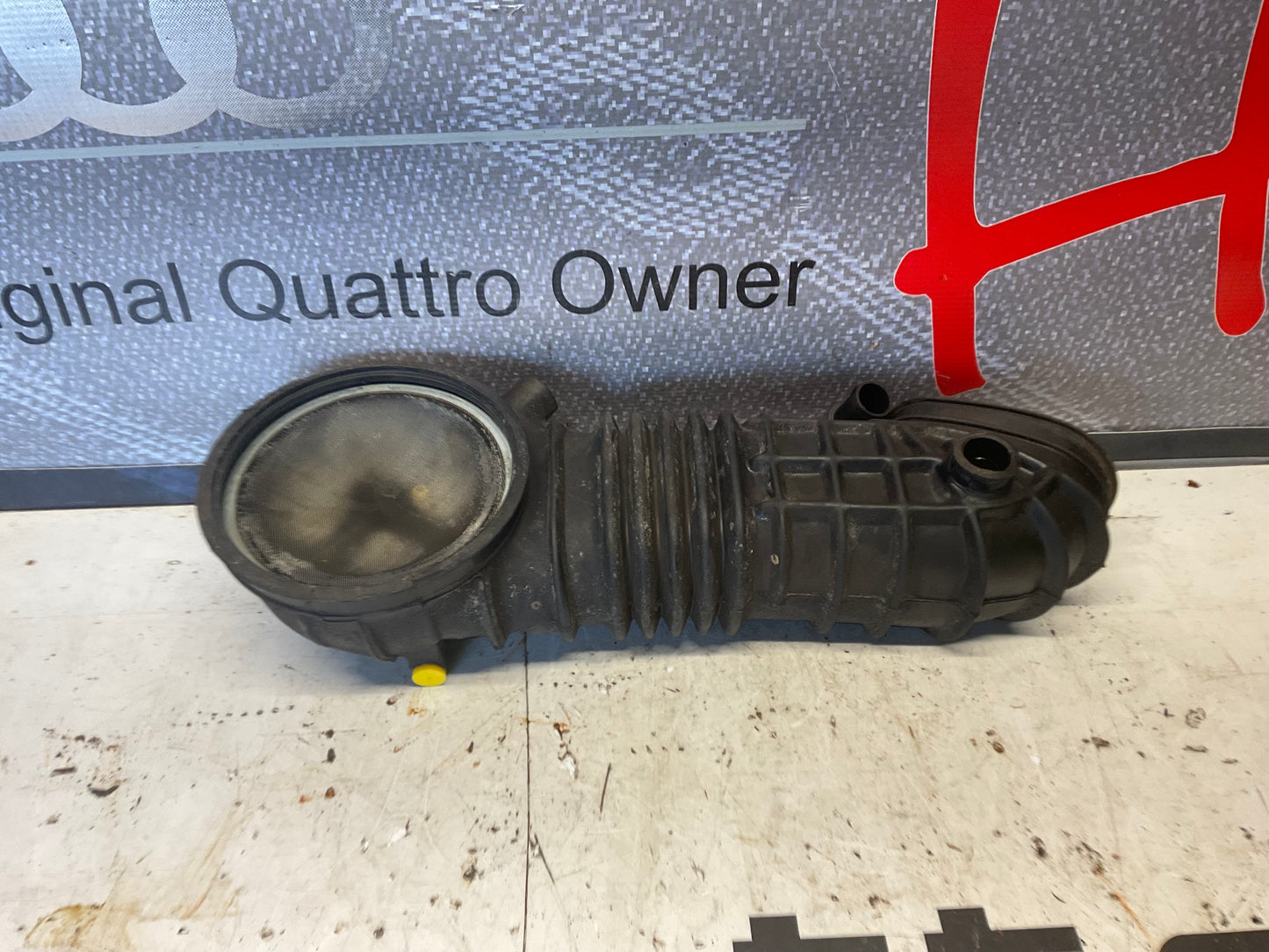 Fuel Distributor Air Intake Boot 034133357H  C3 C4  NG