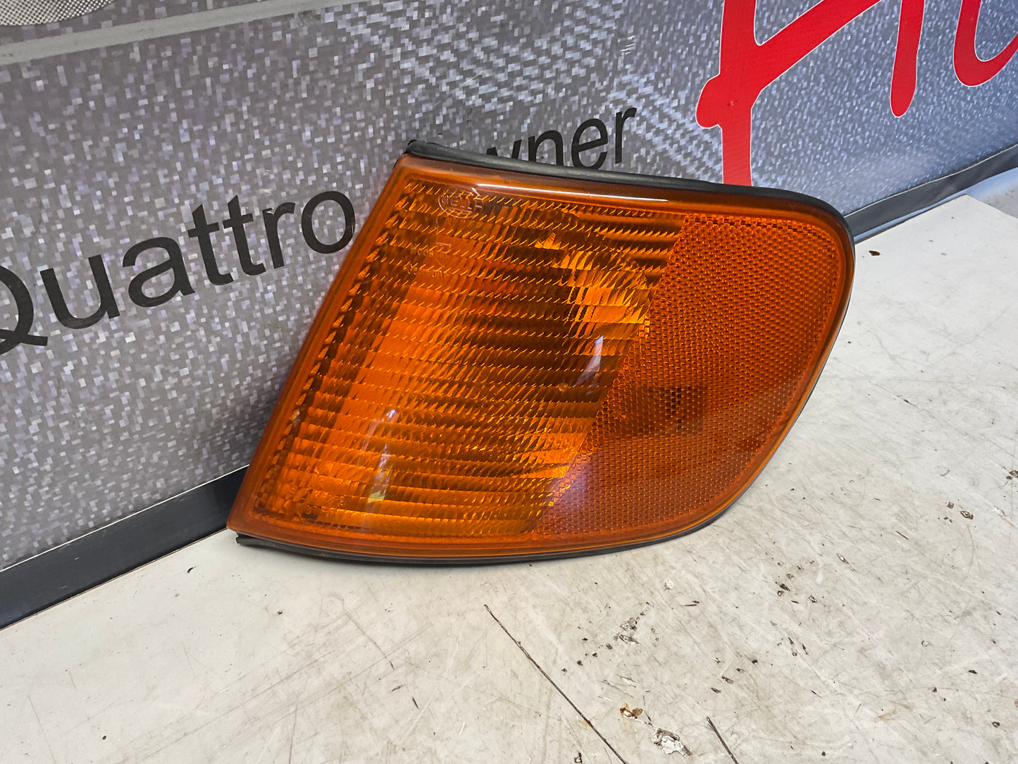Driver Front Corner Left 4A0953049C Hella C4  S4