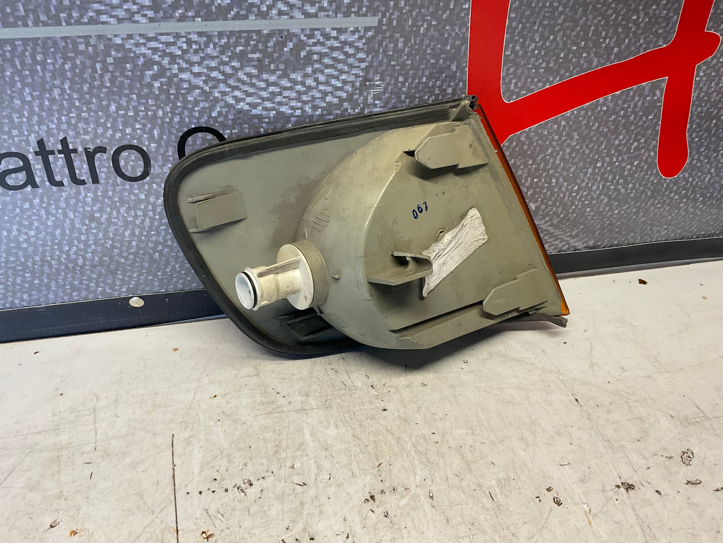 Driver Front Corner Left 4A0953049C Hella C4  S4