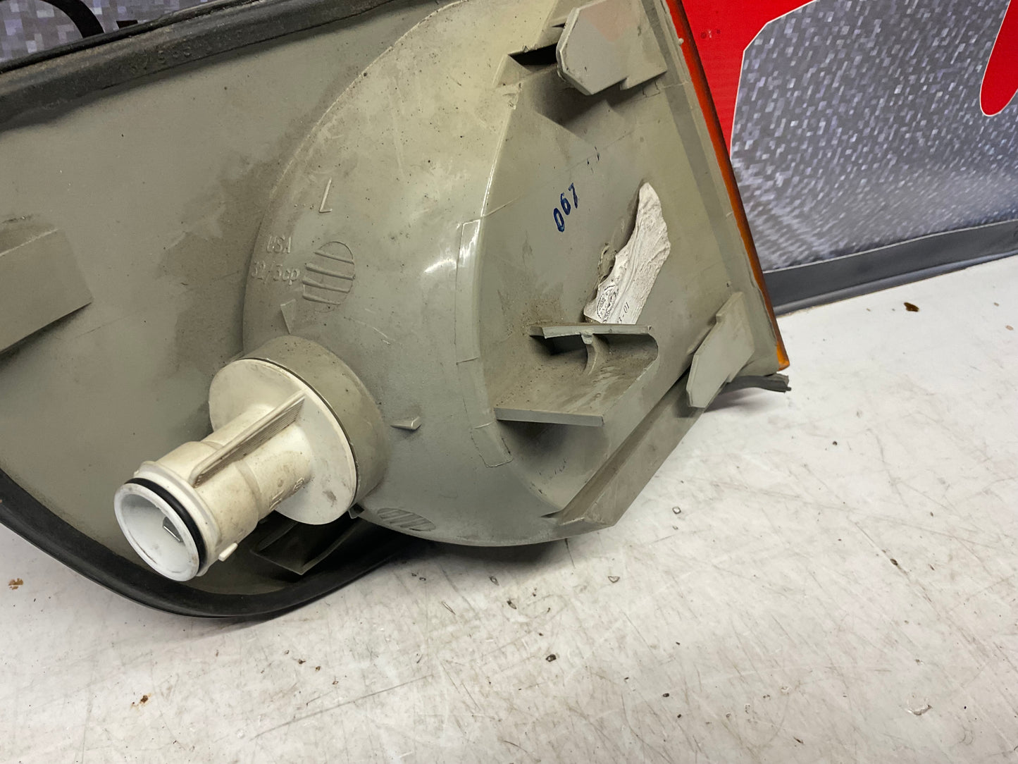 Driver Front Corner Left 4A0953049C Hella C4  S4