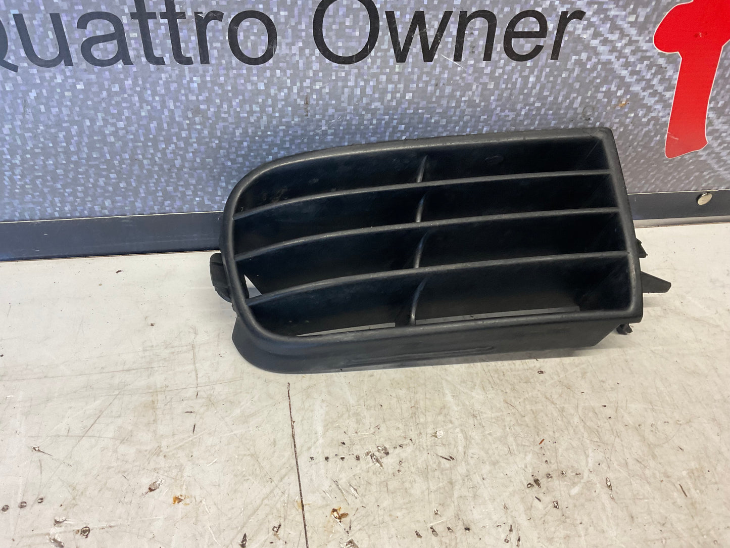 Passenger Front Bumper Lower Grill Cover 4A0807368 C4