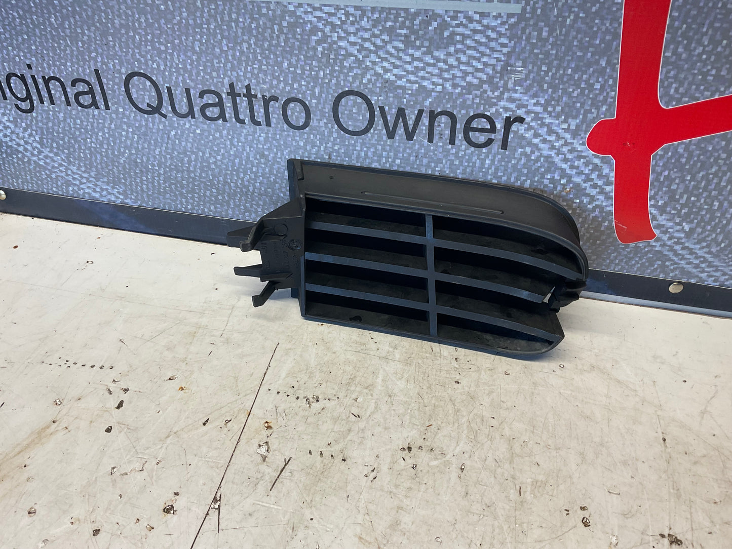 Passenger Front Bumper Lower Grill Cover 4A0807368 C4