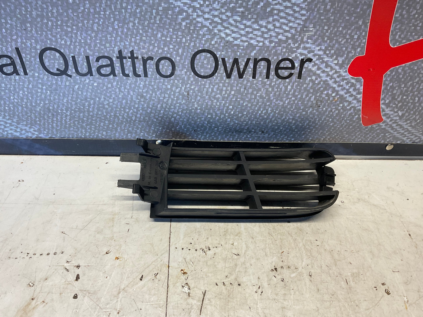 Passenger Front Bumper Lower Grill Cover 4A0807368 C4