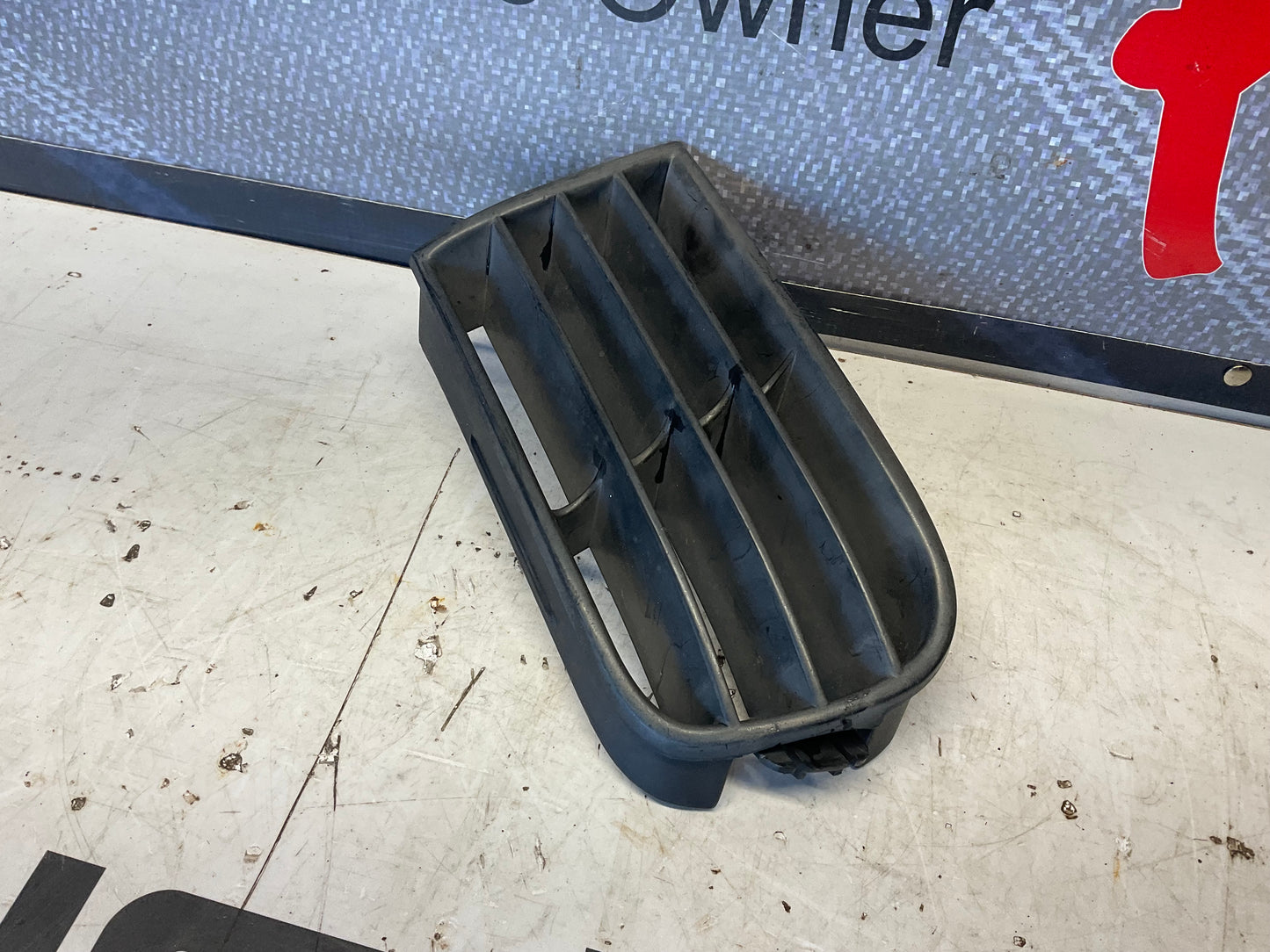 Driver Front Bumper Lower Grill Cover 4A0807367  C4