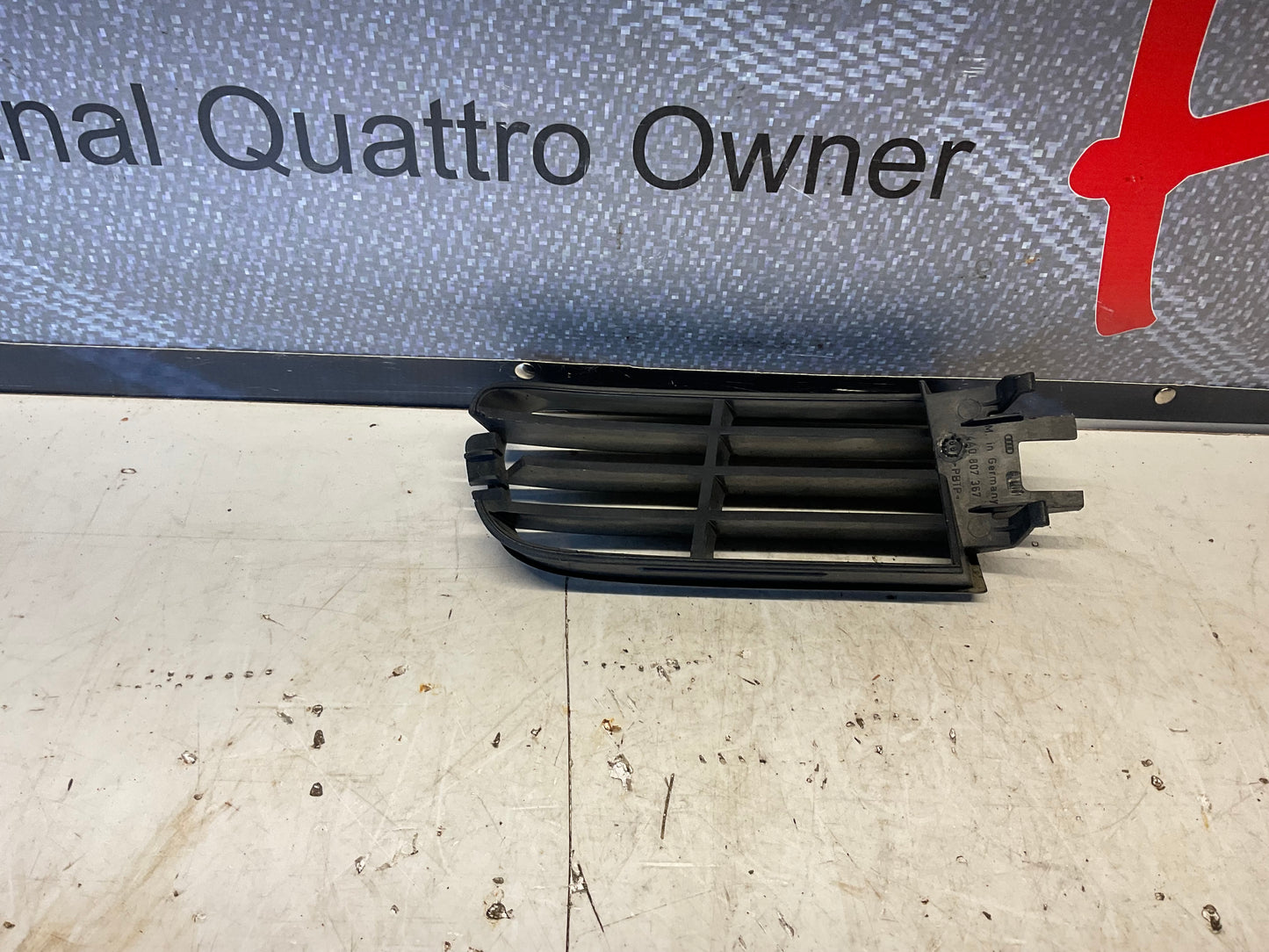 Driver Front Bumper Lower Grill Cover 4A0807367  C4