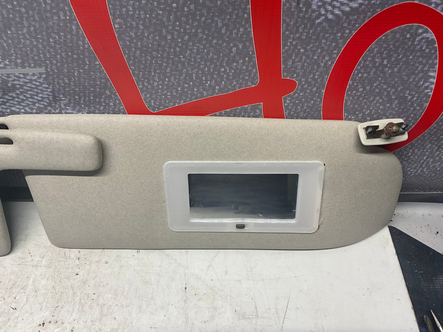 Sun Visor Set 443857551 & 443857552  C3  Beige