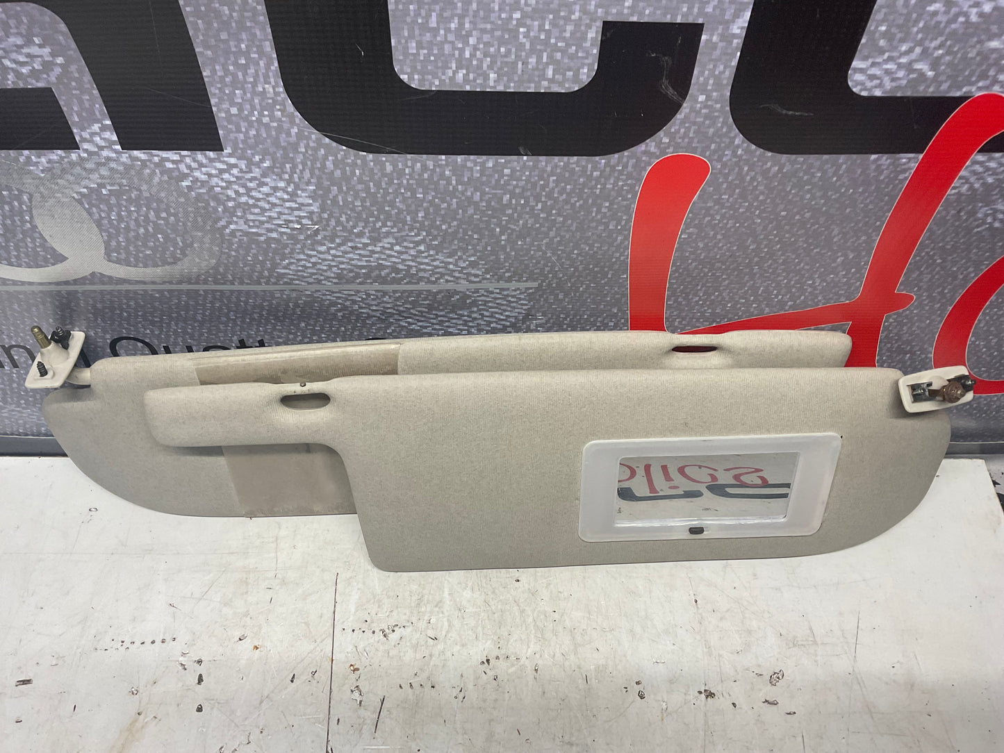 Sun Visor Set 443857551 & 443857552  C3  Beige