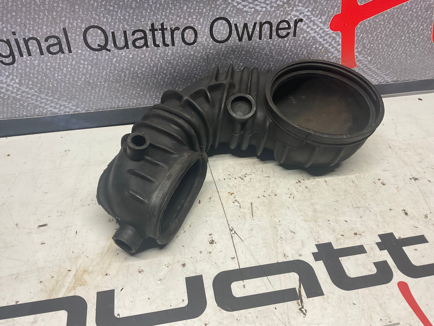 Fuel Distributor Air Intake Boot 035133357AD  B2