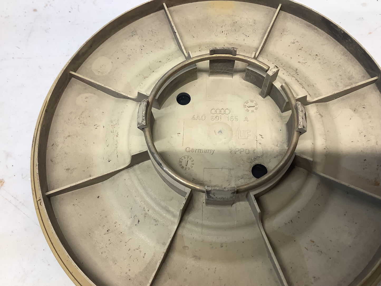 Wheel Cover 4A0601165A