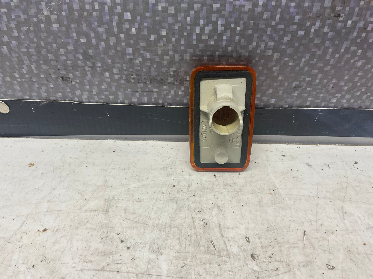Front Side Marker Lens NOS  161949117A Hella  C3  D1