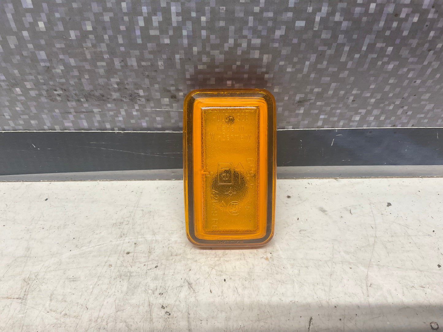 Front Side Marker Lens NOS  161949117A Hella  C3  D1