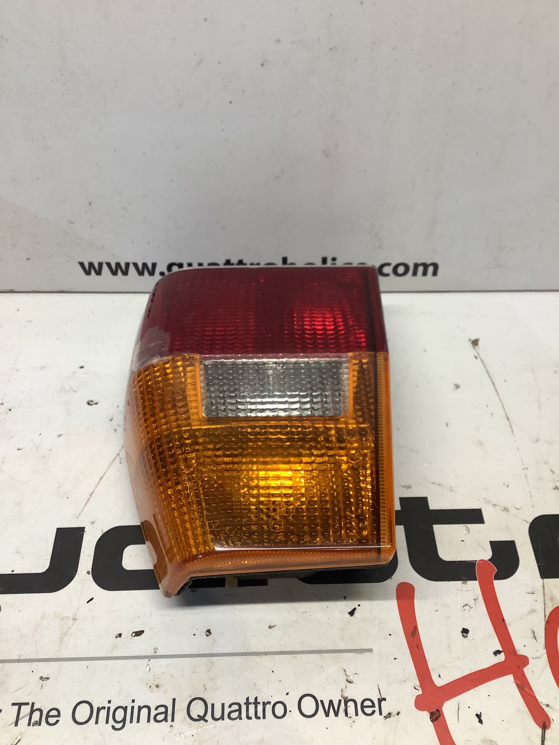 Passenger Taillight 855945218A – Quattroholics