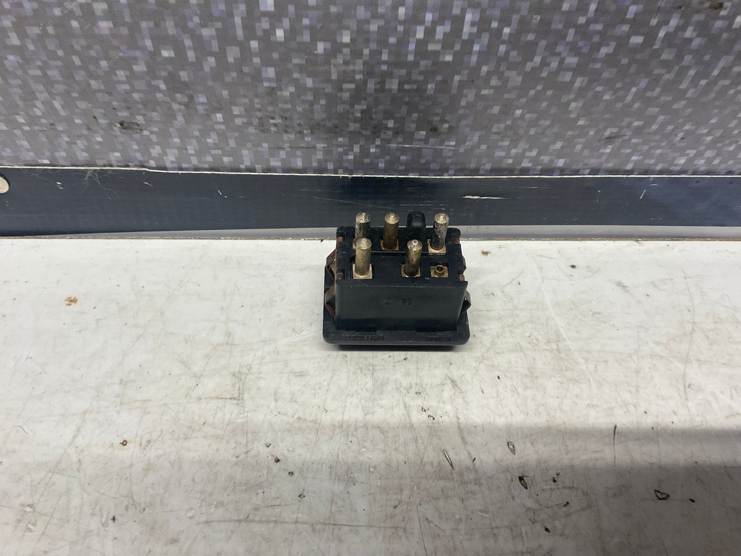 Power Window Switch 431959855D  C2