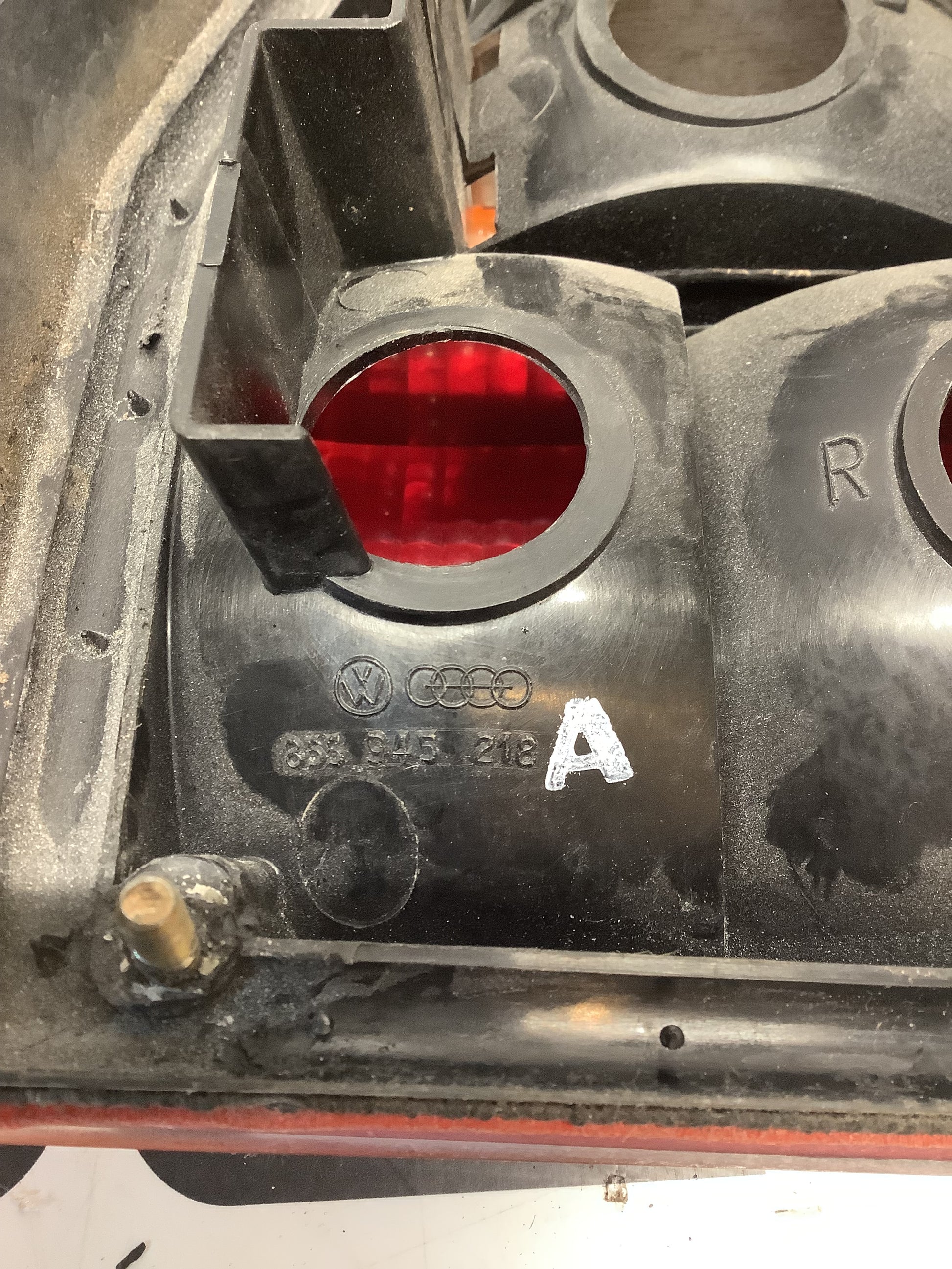 Passenger Taillight 855945218A – Quattroholics
