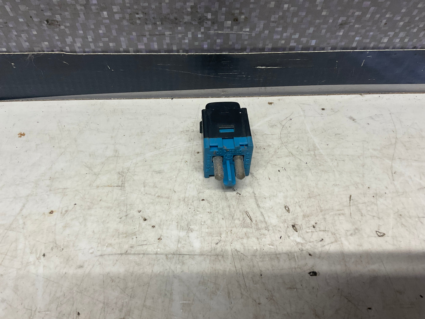Power Window Switch Lock Out  447959859  B2  C3