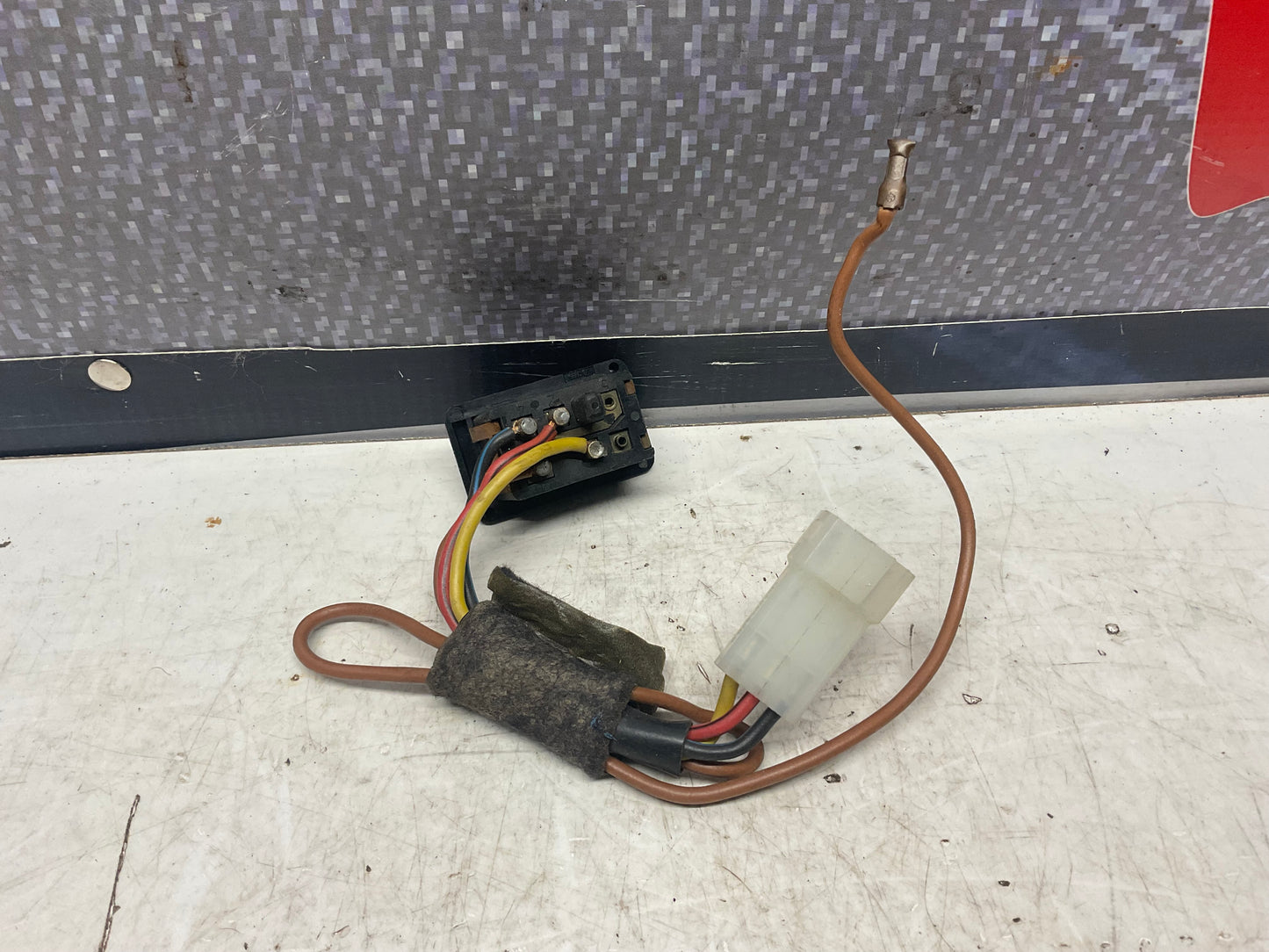 Power Sunroof Switch 443959561  B2  C3