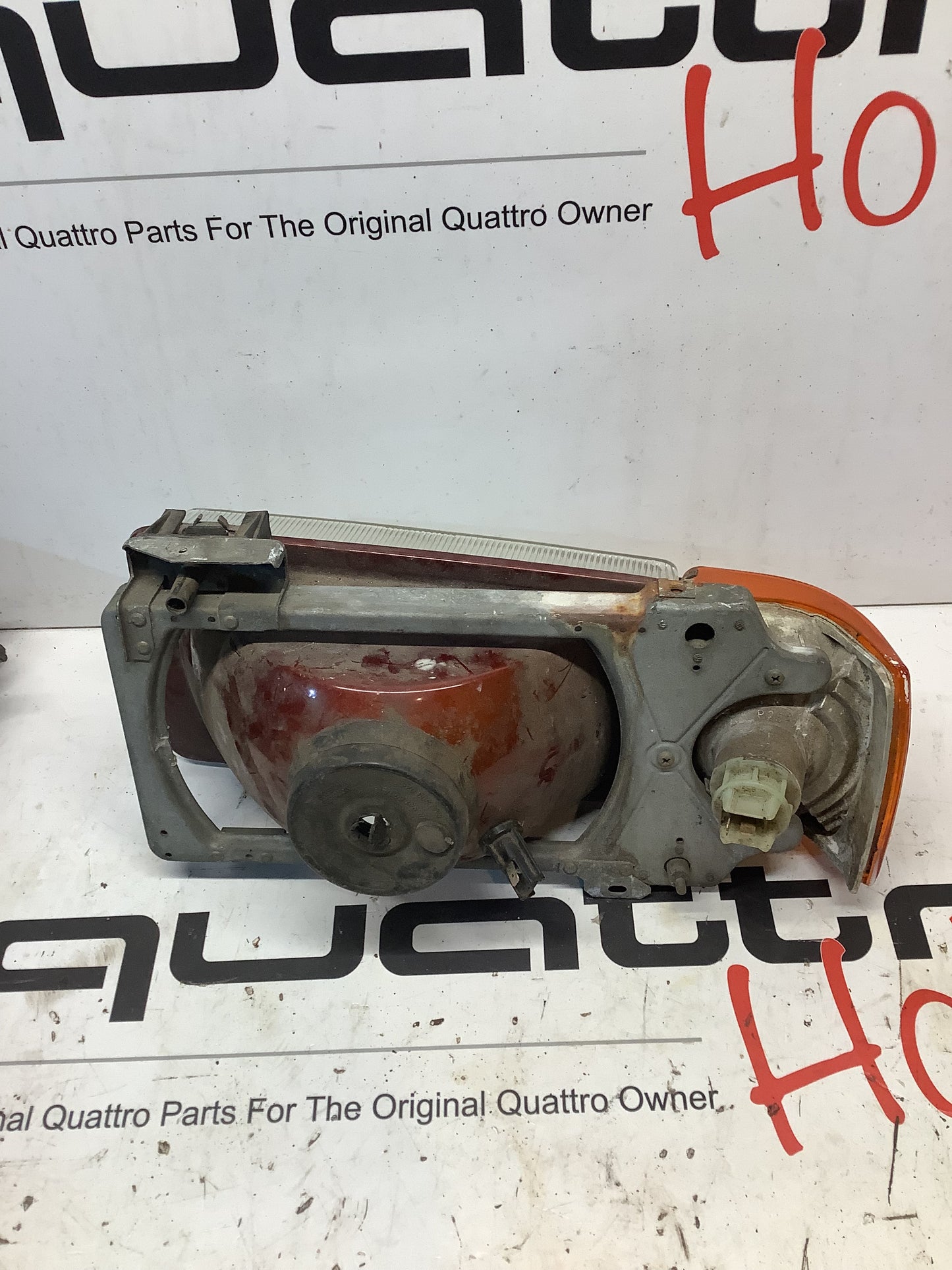 Passenger Headlight/Corner European H4 1305621025 Bosch