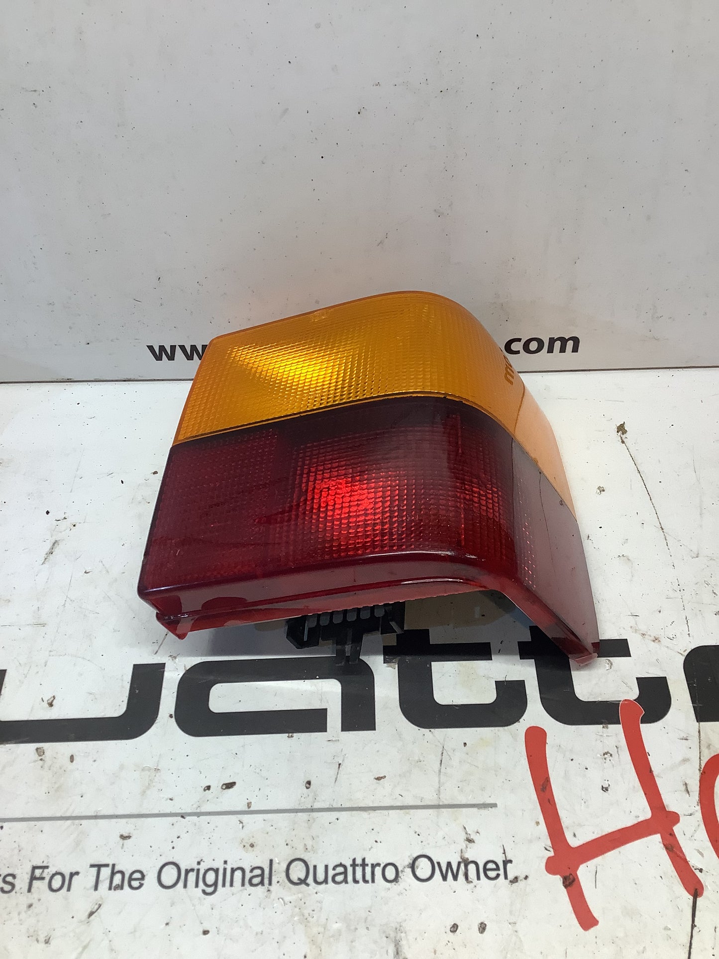 Passenger Taillight Right 445945218A