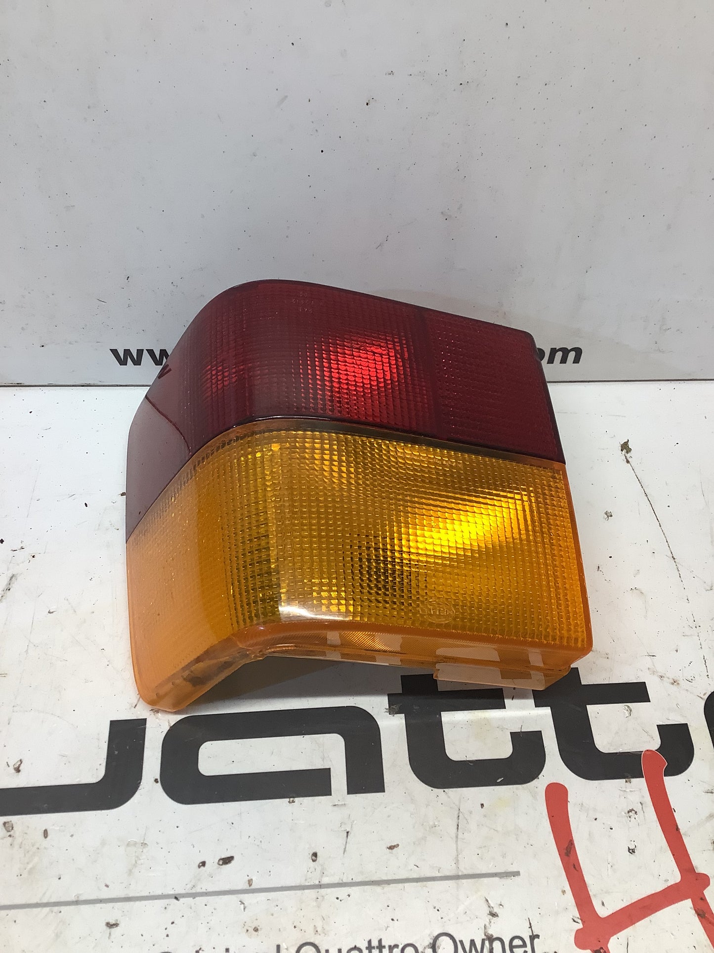 Passenger Taillight Right 445945218A
