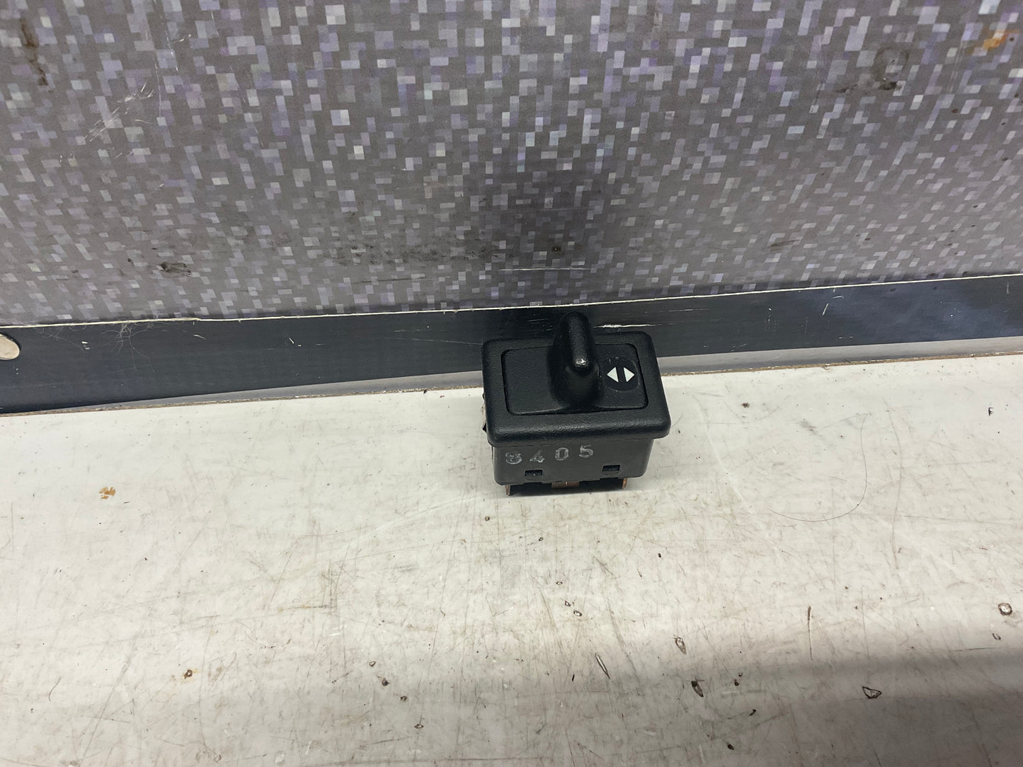 Power Window Switch Front 443959855B  C3
