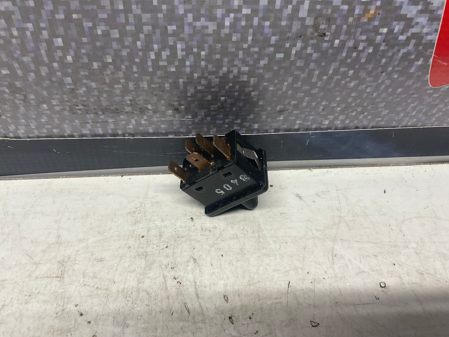 Power Window Switch Front 443959855B  C3
