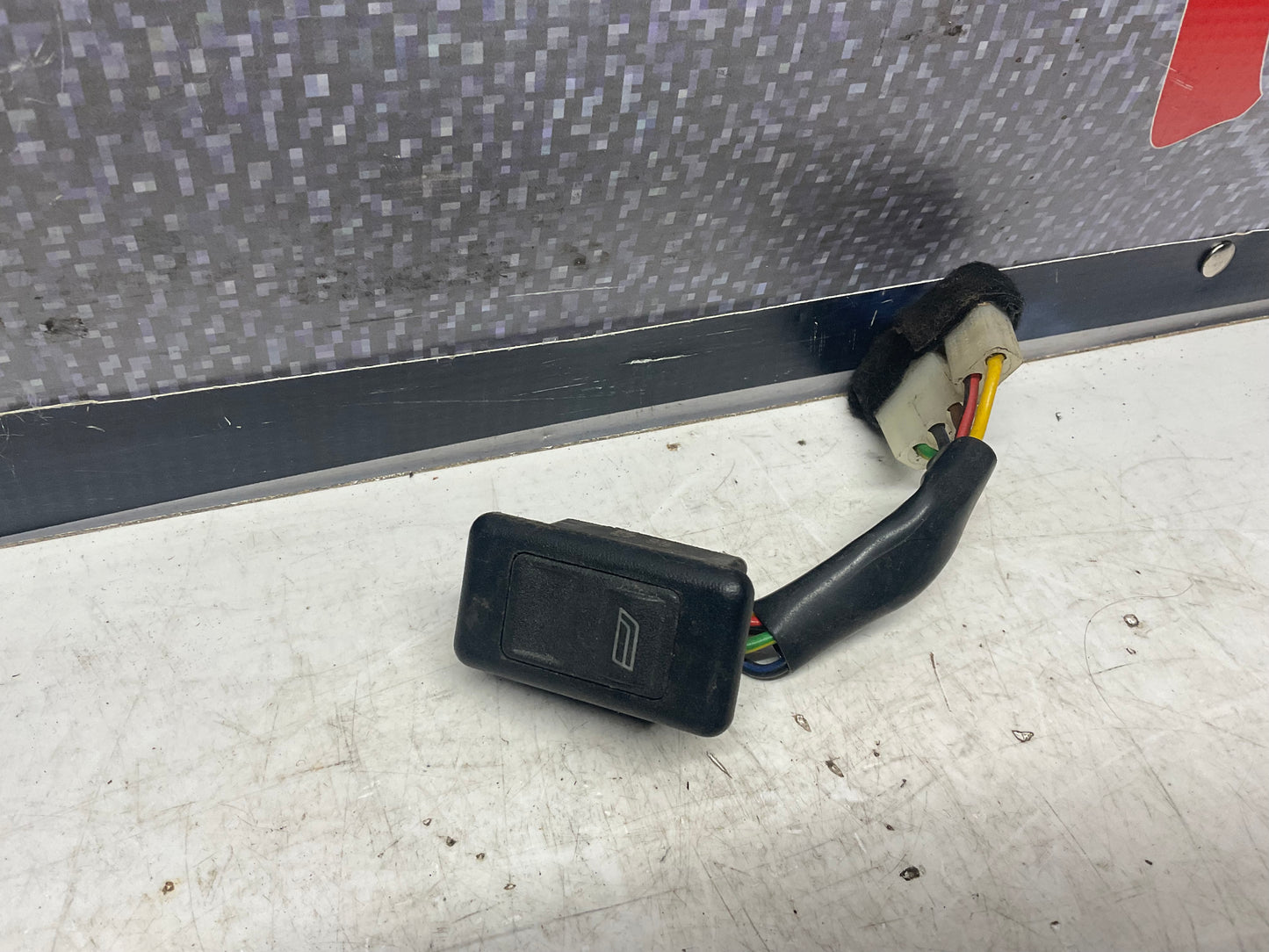 Power Window Switch Rear 813959855B  B2