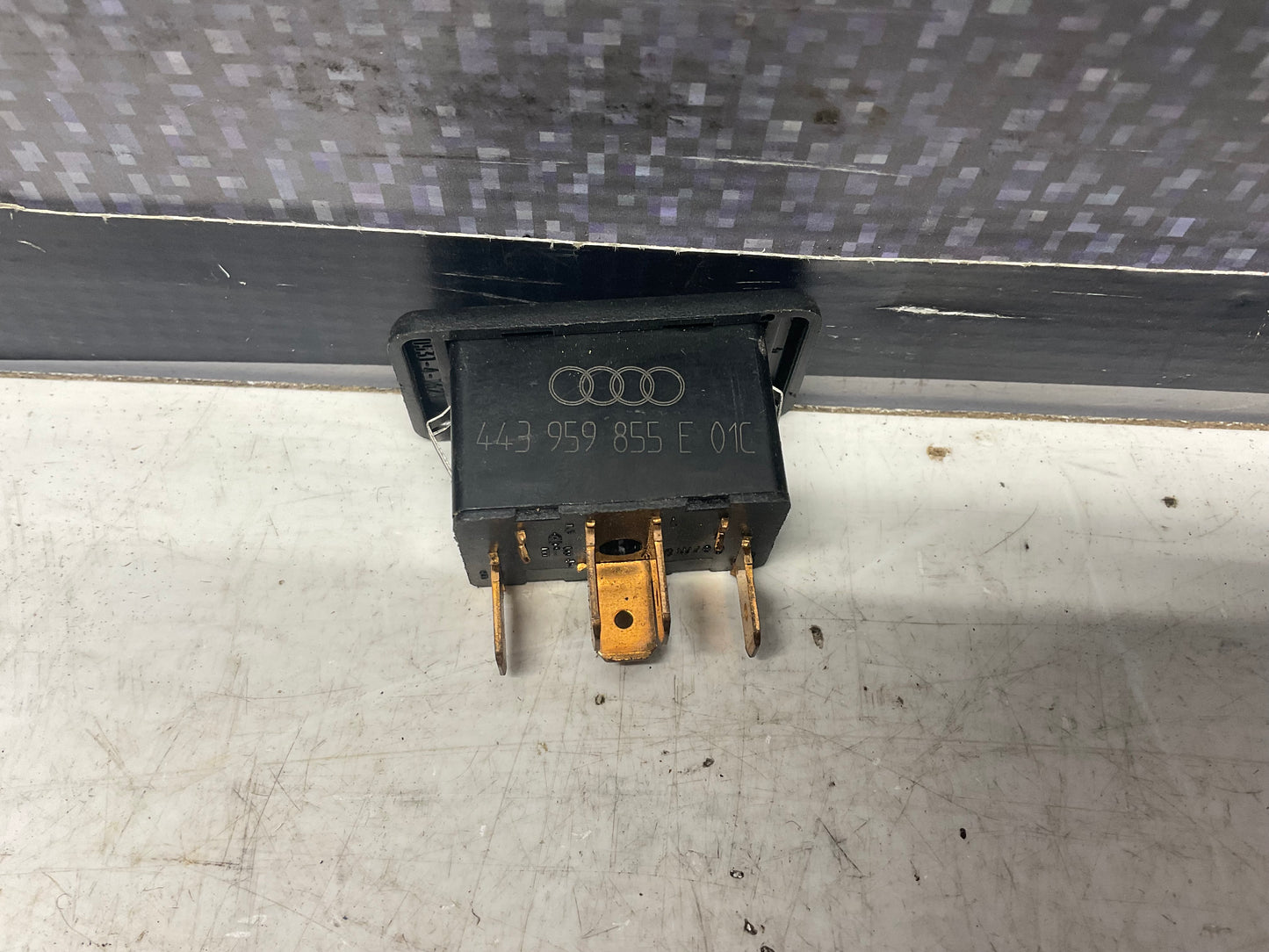 Power Window Switch Front 443959855E  C3