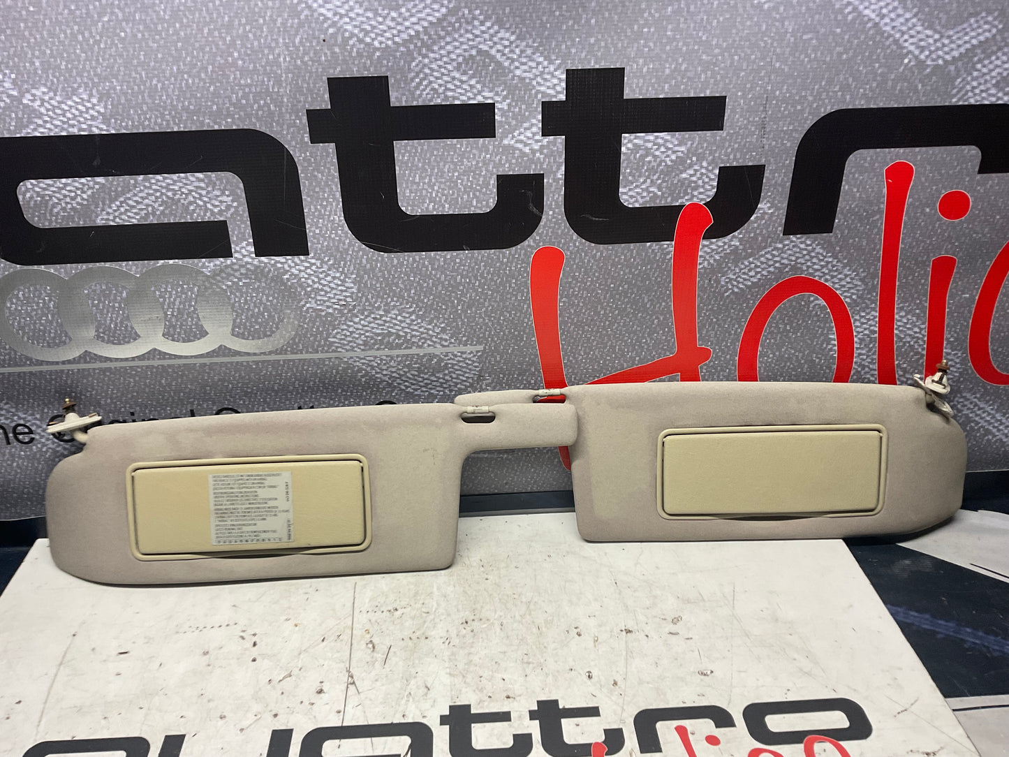 Sun Visor Set 443857551 & 443857552  C3  Beige